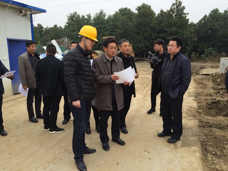 安康市副市长寇全安查抄水环境公司五里镇污水处置厂项目建设情况