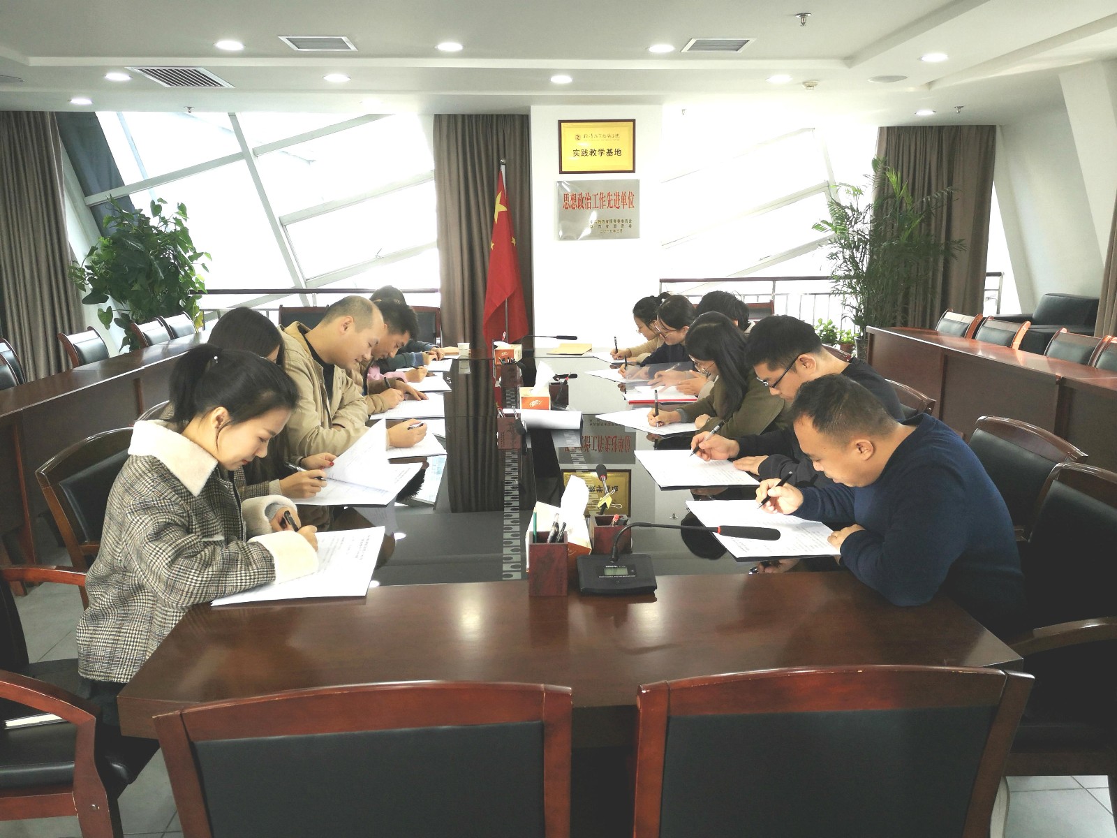 水环境公司党支部发展“思想政治理论进建月”知识问答活动