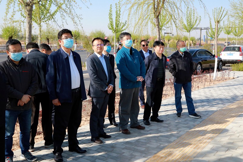 熊良虎出席省人大黄河道域陕西段生态；ず透咧柿糠⒄棺ㄌ獾餮凶富