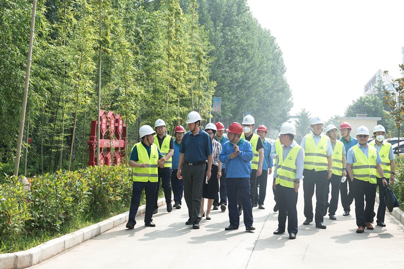 省委组织部副部长范永斌到K8凯发集团调研