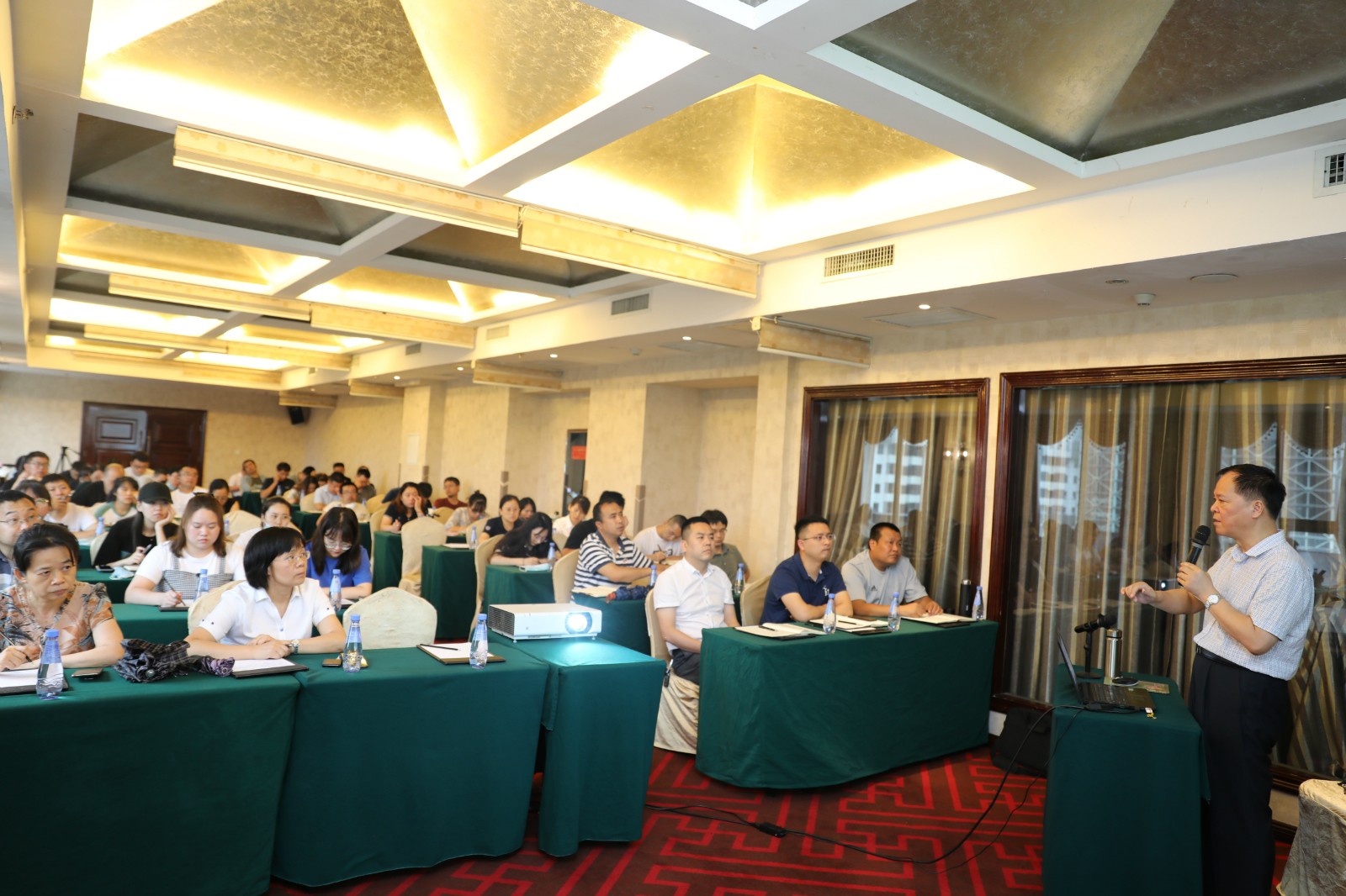 水环境公司进杏装弘扬延安心灵”专题讲座