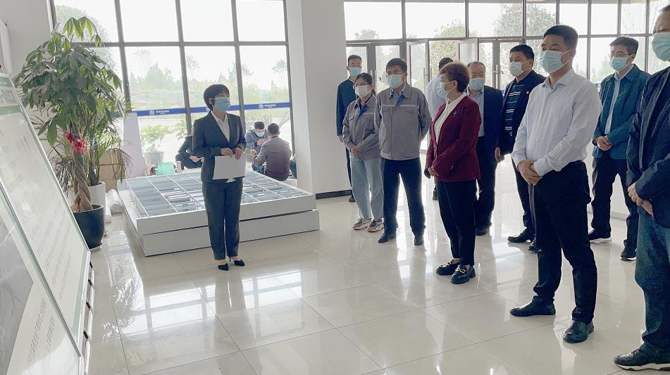 西安市人大常委会环境；し刹槌诙查抄组到水环境公司白鹿原水生态中心调研